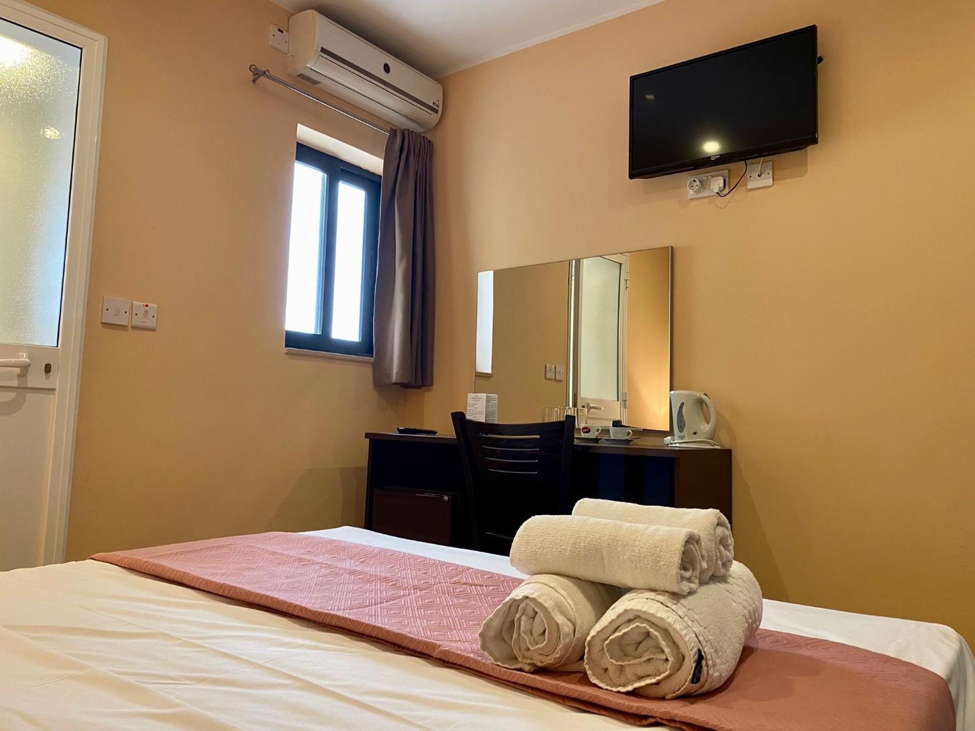 מלון Saint Julian's Malta Paradise Central Accomodation מראה חיצוני תמונה