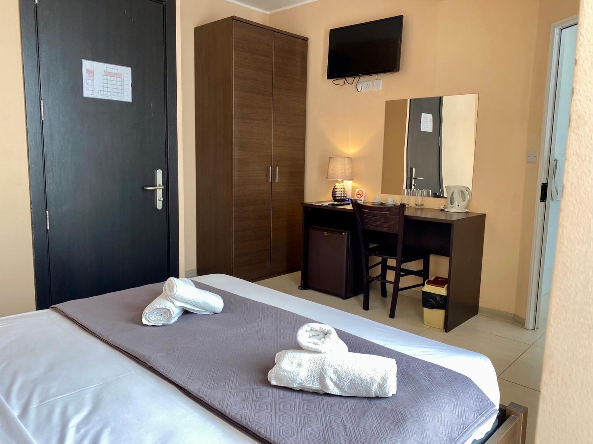 מלון Saint Julian's Malta Paradise Central Accomodation מראה חיצוני תמונה