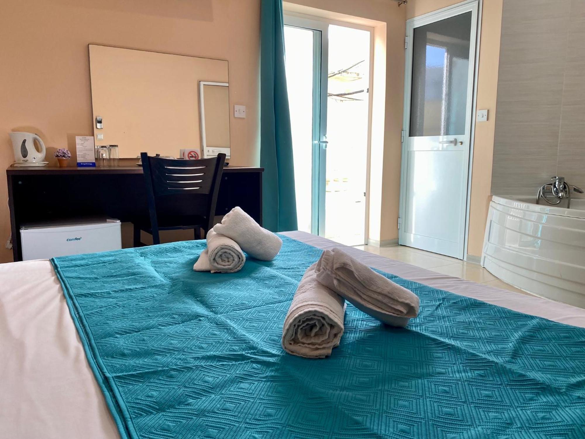 מלון Saint Julian's Malta Paradise Central Accomodation מראה חיצוני תמונה